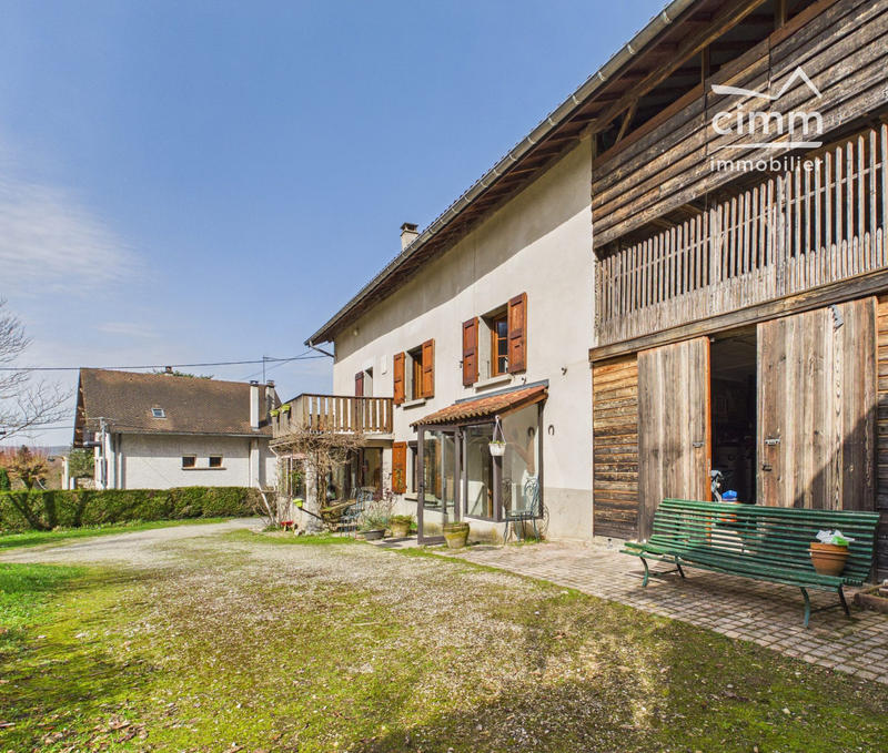 Maison - 140 m² - 5 pièces
