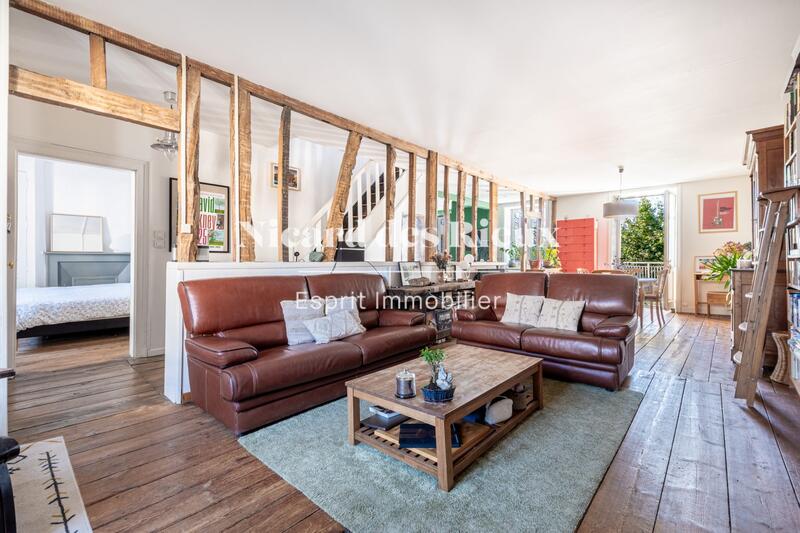 Maison - 230 m² - 7 pièces