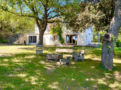 Maison - 210 m² - 8 pièces