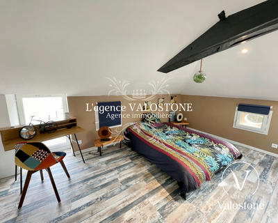 Maison traditionnelle - 255 m² - 4 pièces