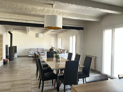 Maison - 210 m² - 6 pièces