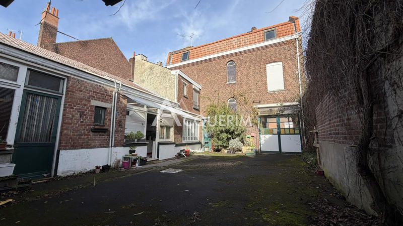 Maison - 140 m² - 6 pièces