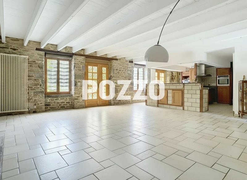 Maison - 180 m² - 7 pièces