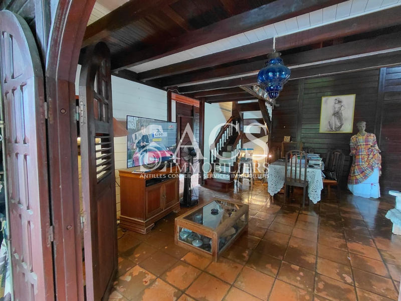 Maison - 180 m² - 5 pièces