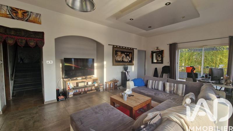 Maison - 246 m² - 9 pièces