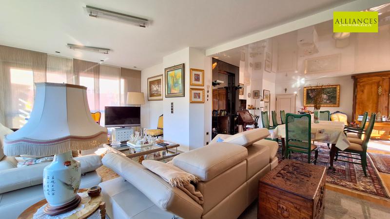 Maison - 226 m² - 7 pièces