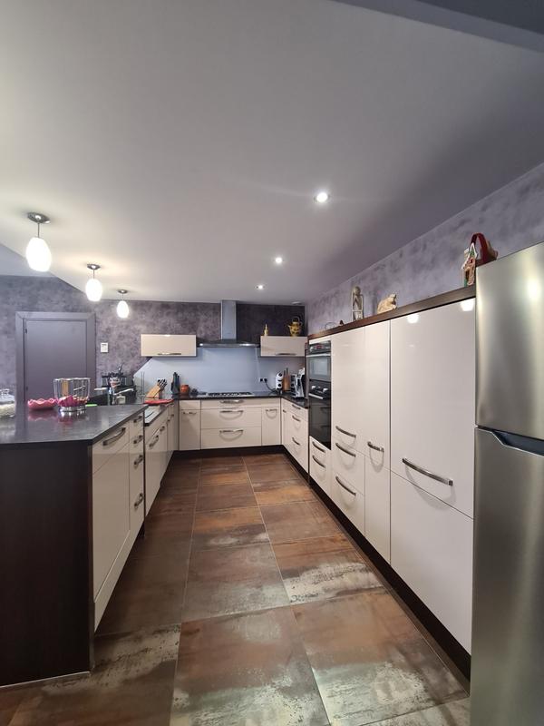 Maison - 566 m² - 15 pièces