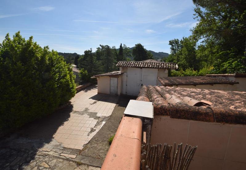 Maison - 168 m² - 9 pièces