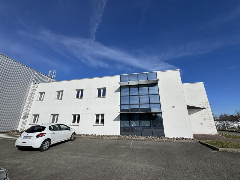 Local commercial - 2 000 m²