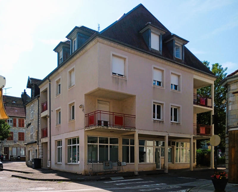 Local commercial - 87 m² - 6 pièces