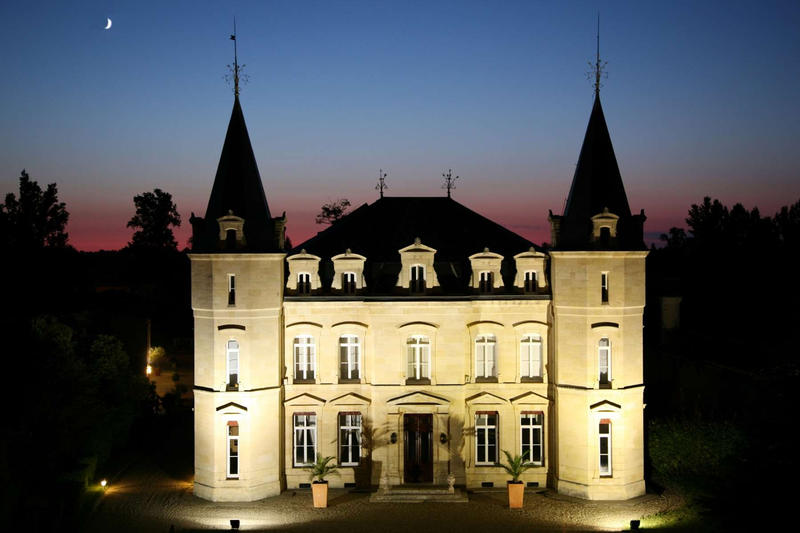 Château - 1 500 m² - 25 pièces