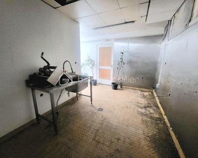 Local commercial - 90 m² - 4 pièces