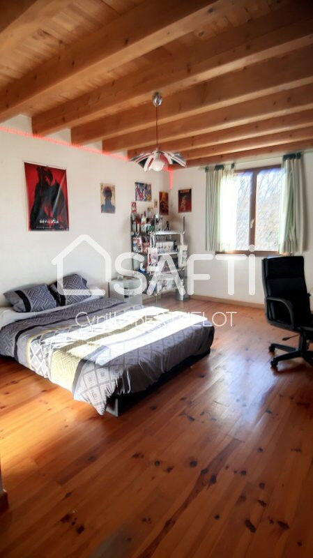 Maison - 310 m² - 8 pièces