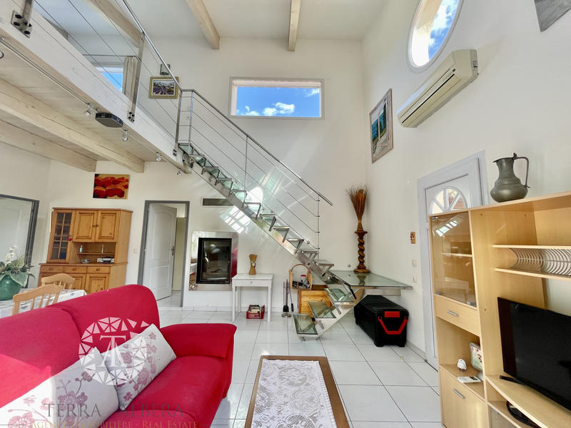 Villa - 285 m² - 10 pièces