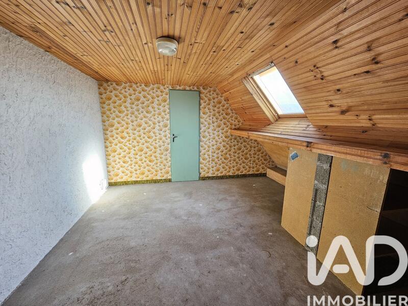 Maison - 213 m² - 9 pièces