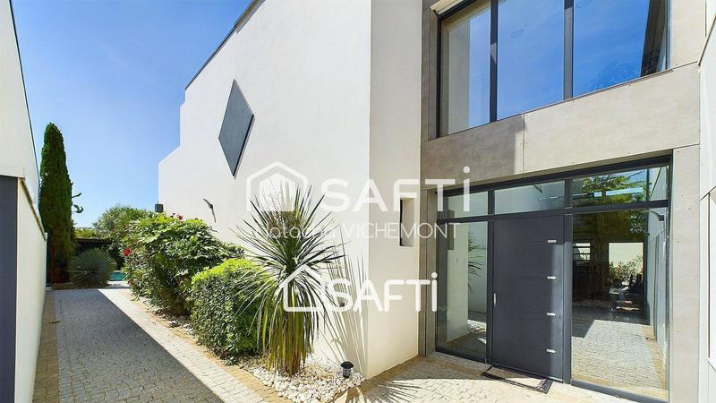 Maison - 423 m² - 17 pièces