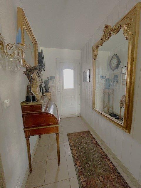 Maison - 222 m² - 7 pièces