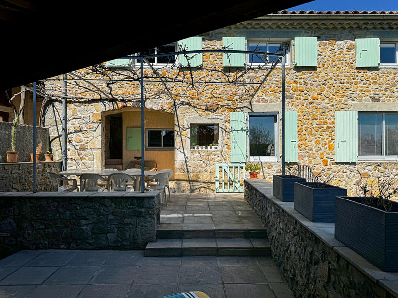 Maison - 253 m² - 13 pièces