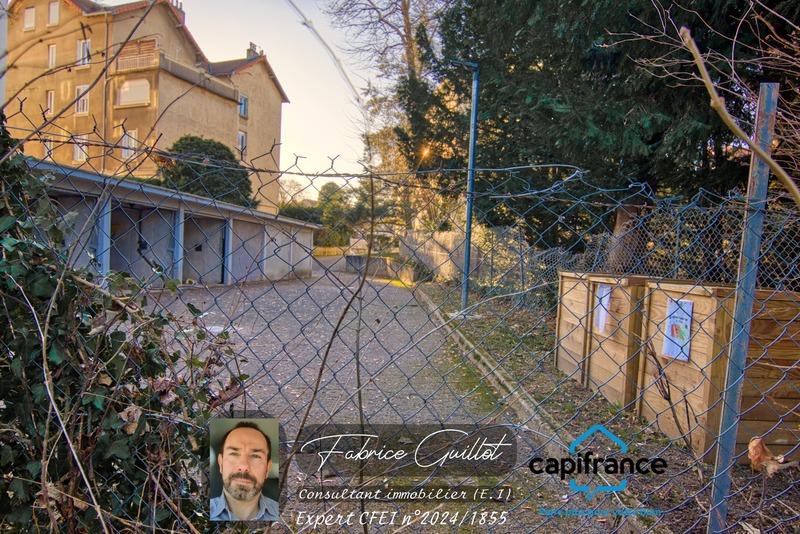 Maison - 320 m² - 10 pièces