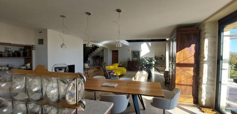 Maison - 260 m² - 6 pièces