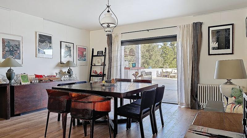 Villa - 243 m² - 7 pièces