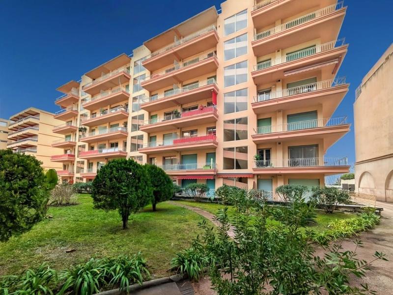 Appartement - 64 m² - 2 pièces