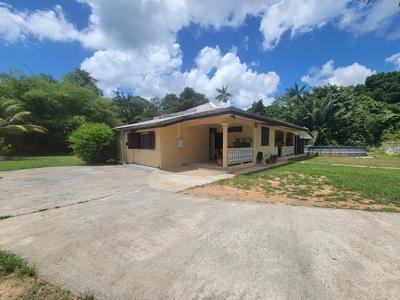 Maison - 180 m² - 4 pièces