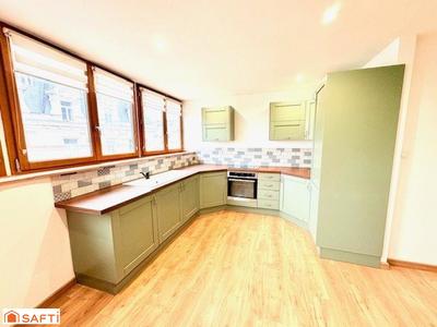 Appartement - 90 m² - 5 pièces