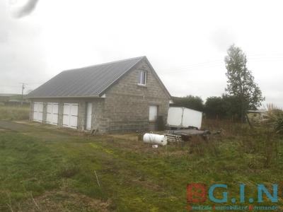 Maison - 99 m² - 6 pièces