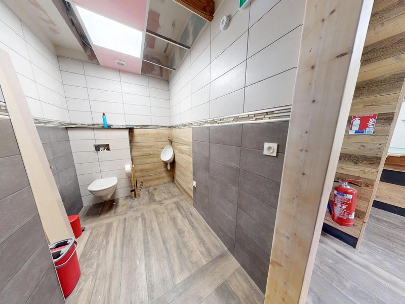 Fonds de commerce - Magasins - 111 m²