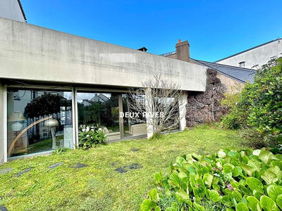 Appartement - 166 m² - 6 pièces