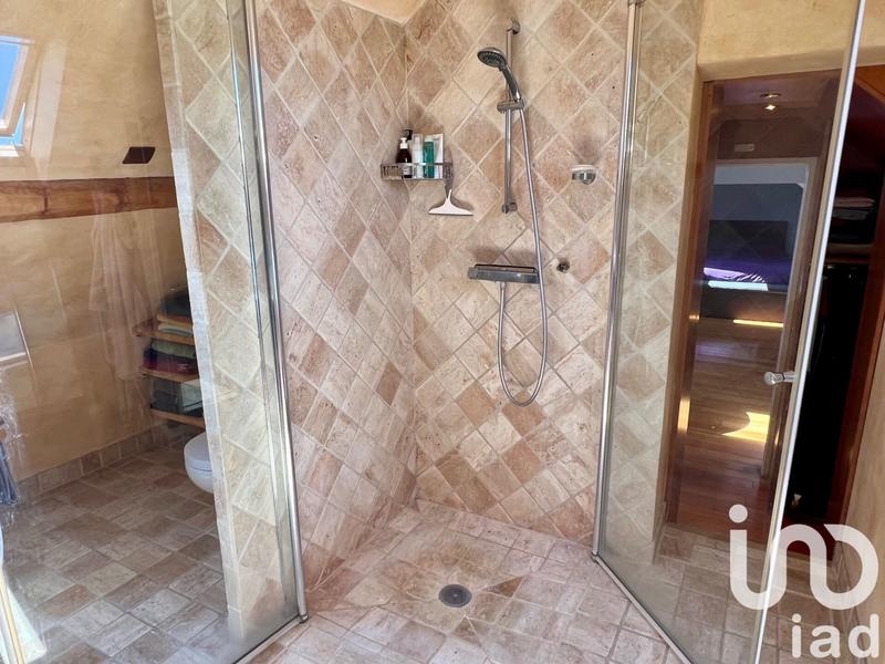 Maison - 203 m² - 8 pièces