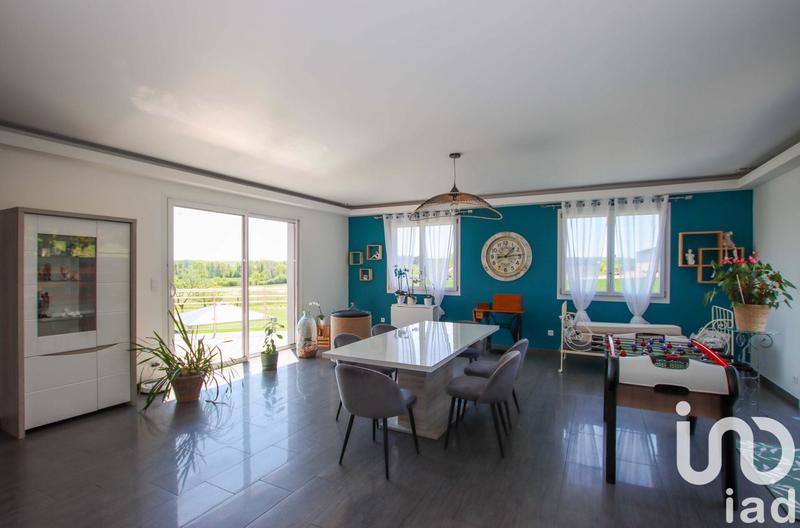 Maison - 220 m² - 7 pièces