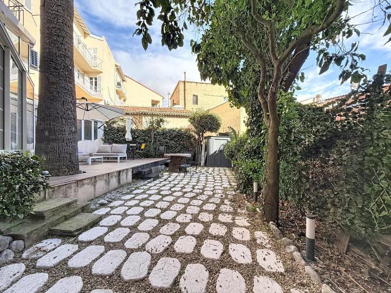 Loft - 108 m² - 4 pièces