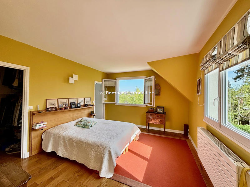 Maison - 210 m² - 9 pièces