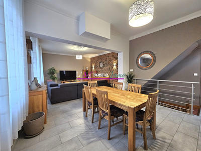 Maison - 183 m² - 10 pièces