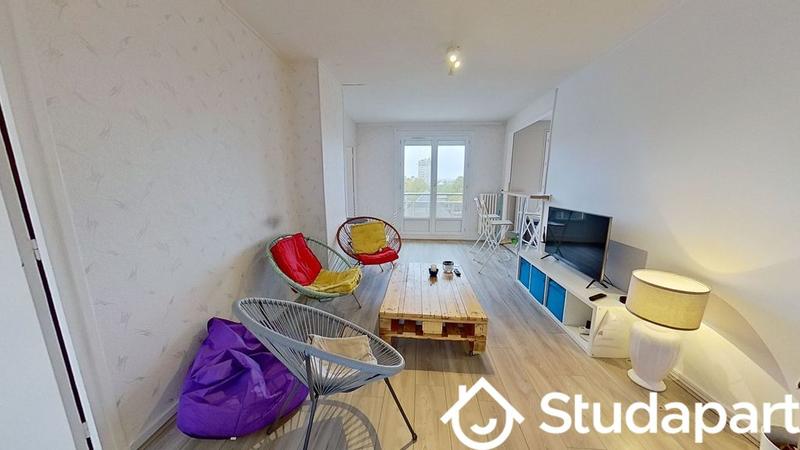 Chambre - 77 m² - 1 pièce