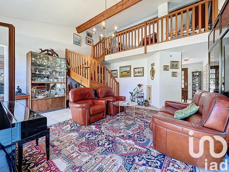 Maison - 121 m² - 8 pièces