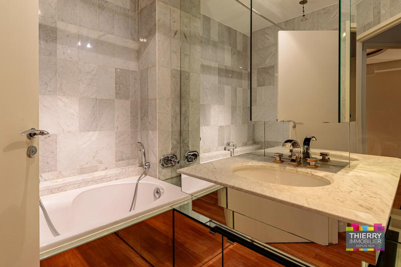 Appartement - 283 m² - 7 pièces