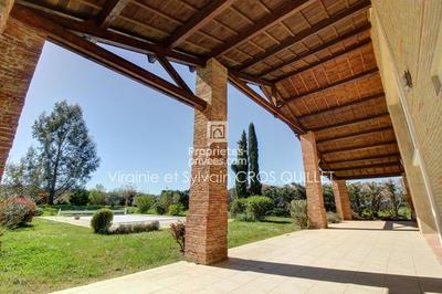 Maison - 250 m² - 7 pièces