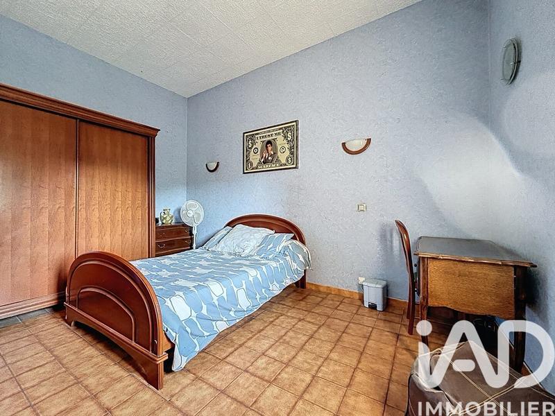 Maison - 260 m² - 8 pièces