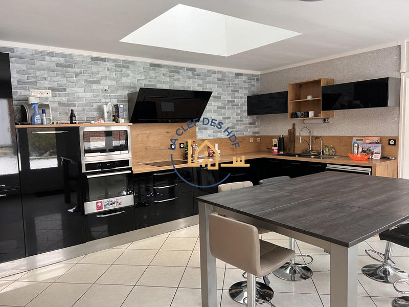 Maison - 180 m² - 6 pièces