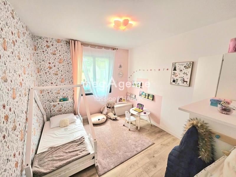 Maison traditionnelle - 185 m² - 6 pièces