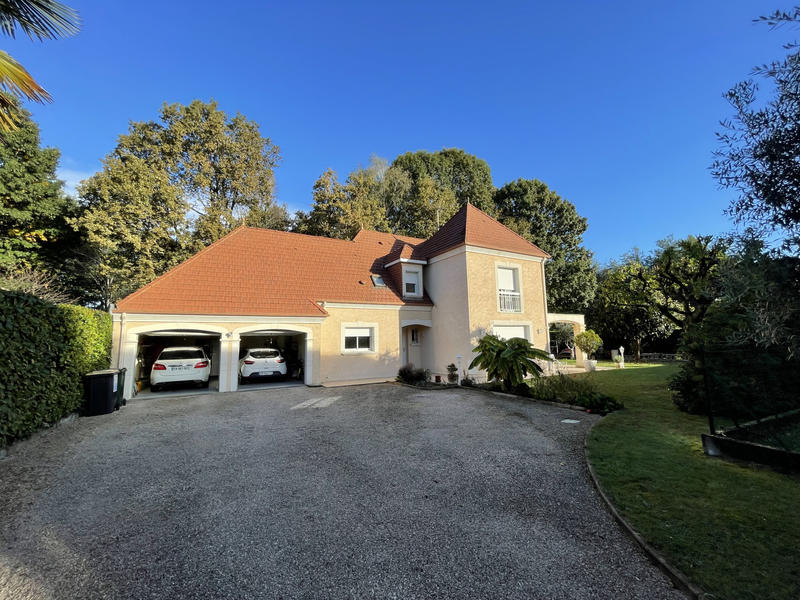 Maison - 170 m² - 5 pièces