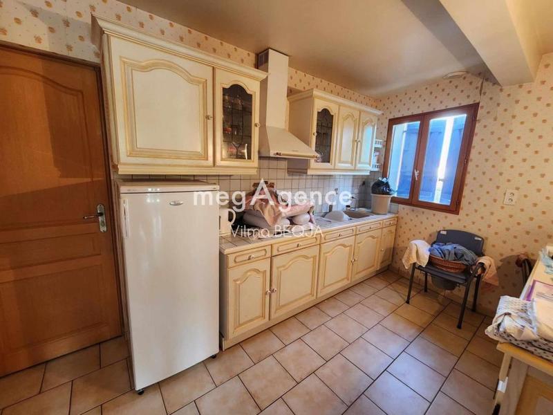 Maison - 230 m² - 6 pièces