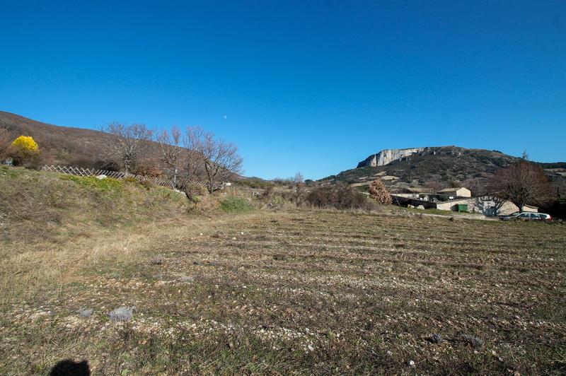 Terrain constructible - 1 280 m²