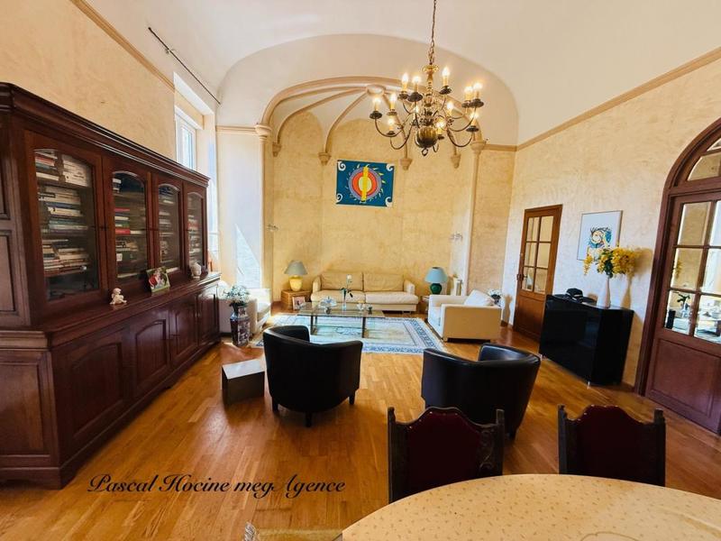 Appartement - 125 m² - 4 pièces