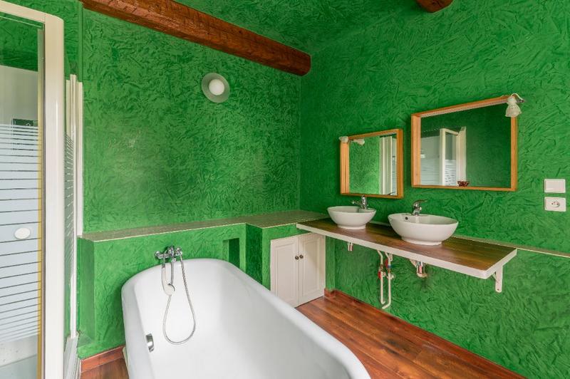 Maison - 325 m² - 9 pièces