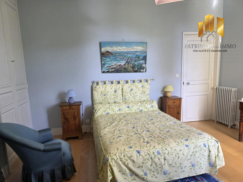 Maison - 300 m² - 10 pièces