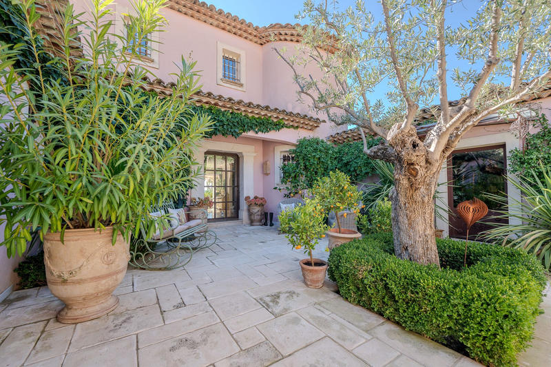 Bastide - 300 m² - 7 pièces